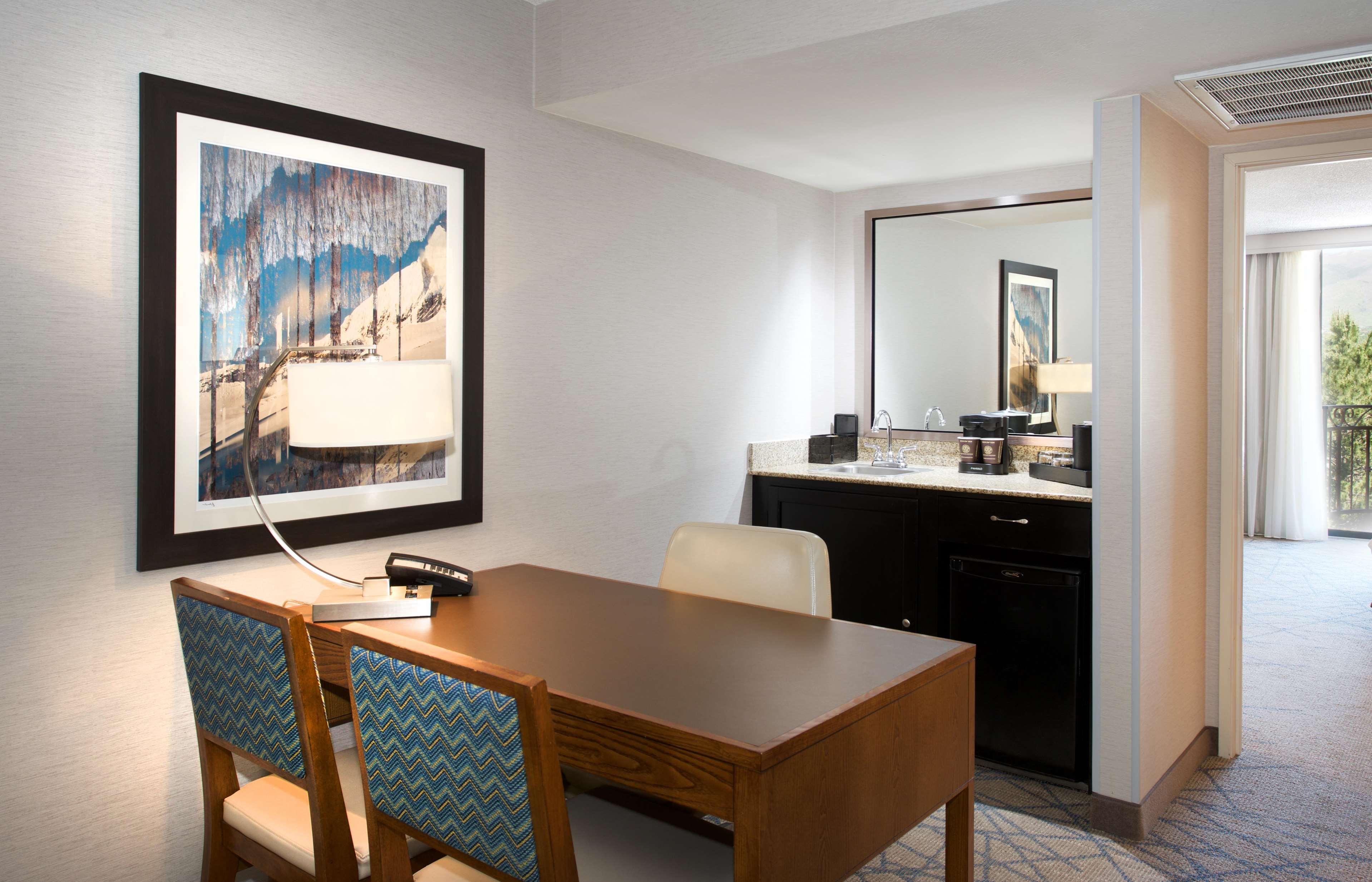 Embassy Suites By Hilton Colorado Springs Luaran gambar
